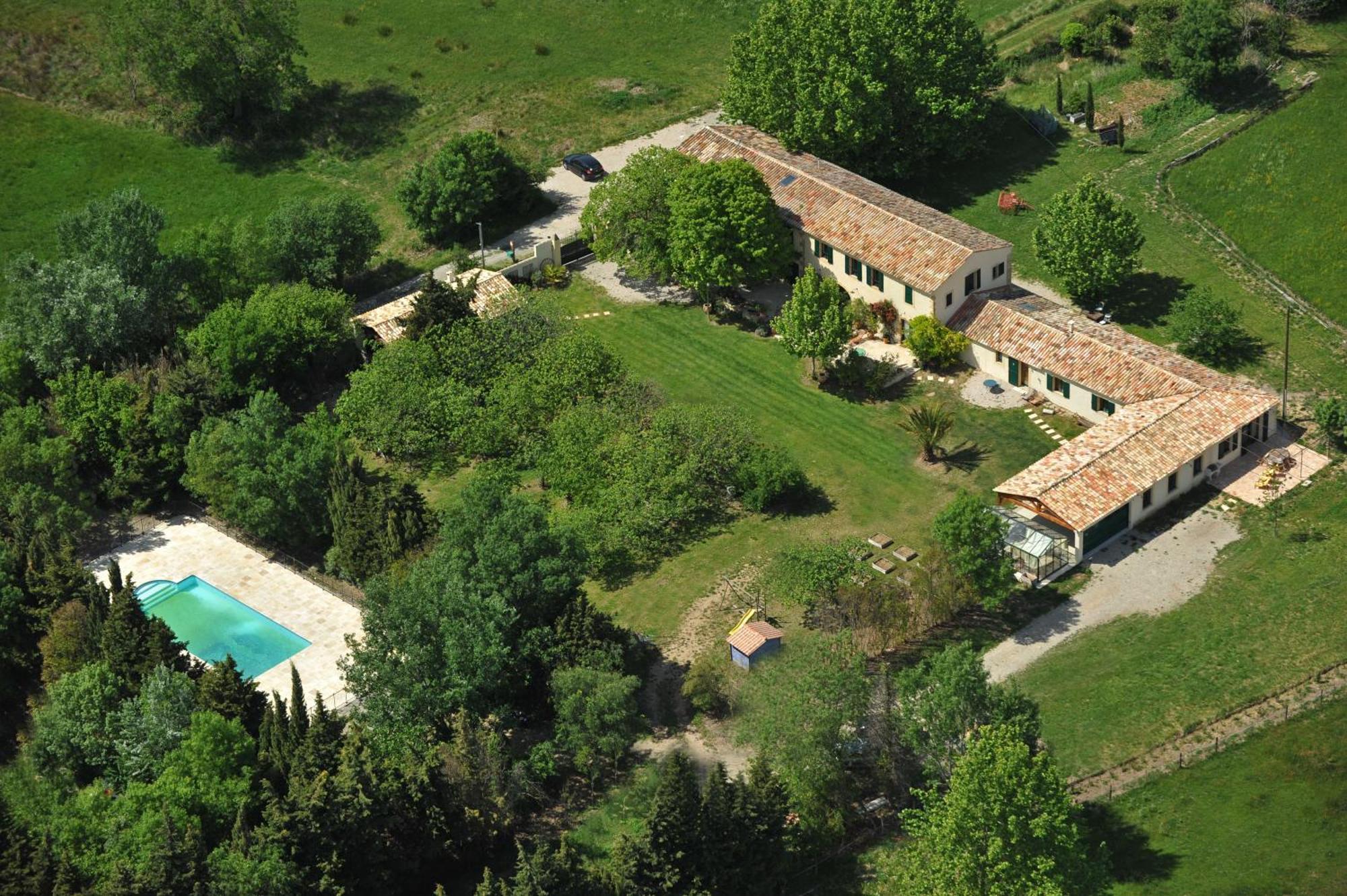 Chambres D'Hotes Domaine Des Machottes Grans Exteriér fotografie