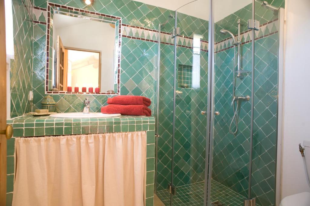 Chambres D'Hotes Domaine Des Machottes Grans Pokoj fotografie
