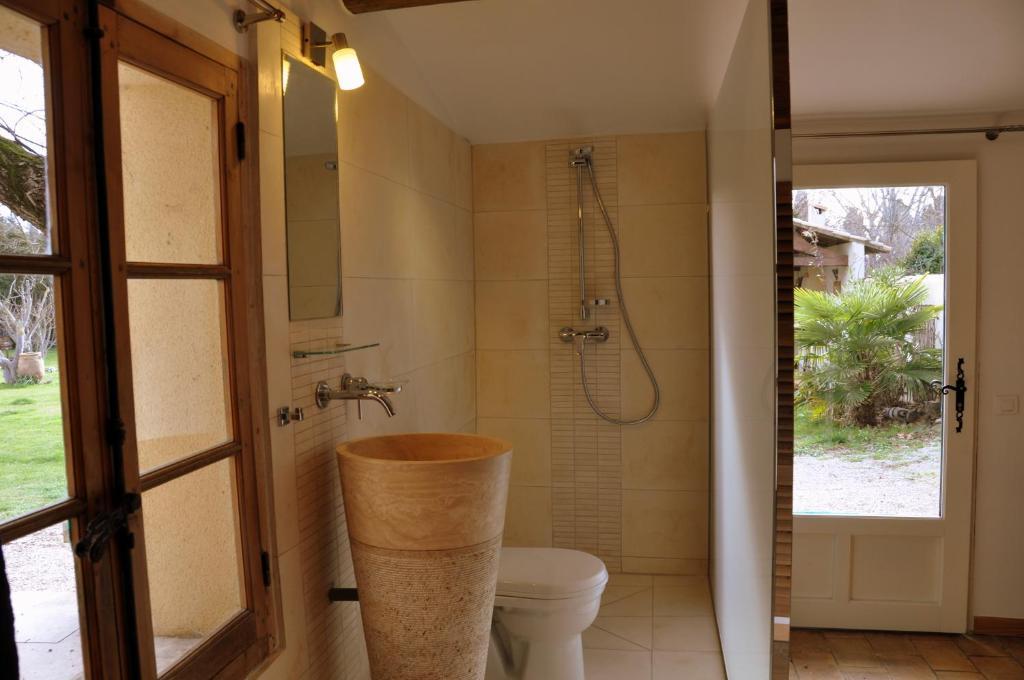 Chambres D'Hotes Domaine Des Machottes Grans Pokoj fotografie