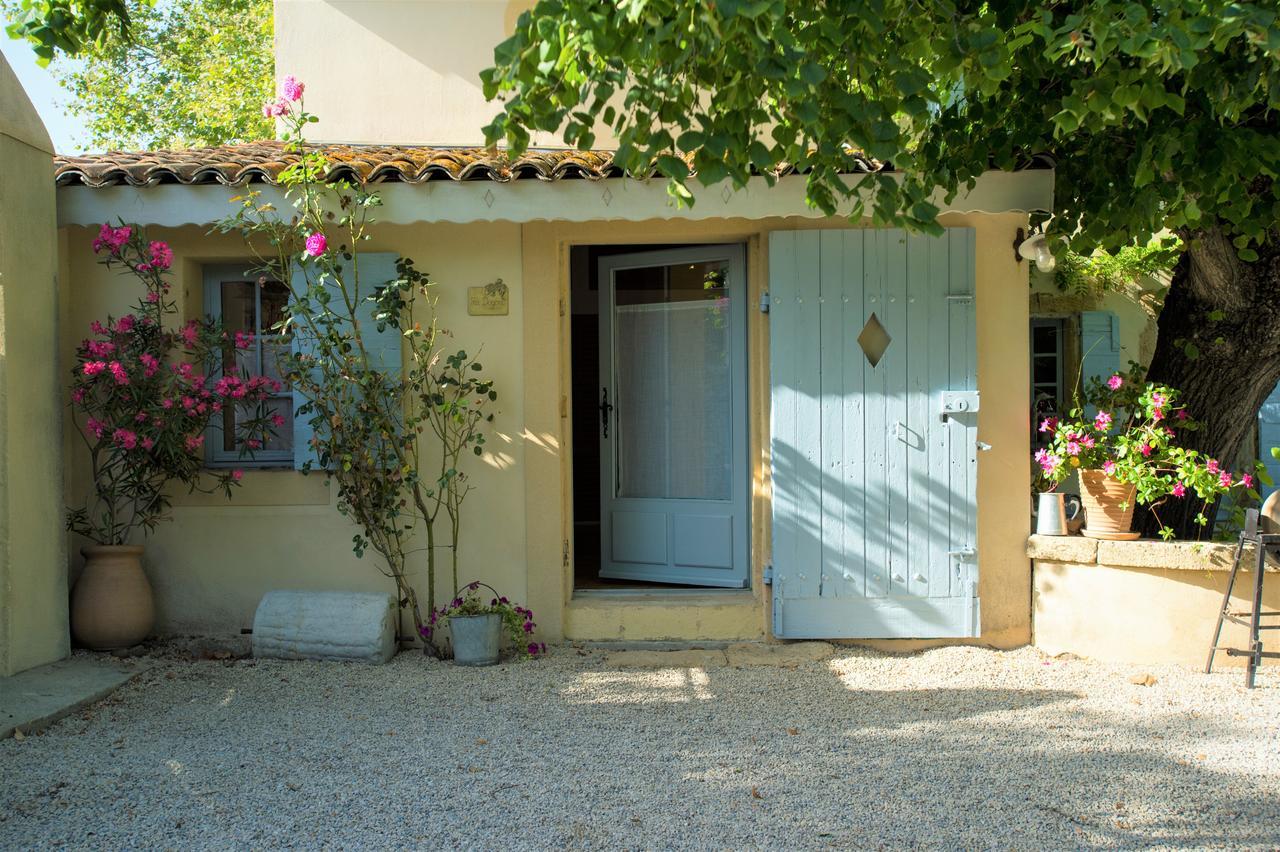 Chambres D'Hotes Domaine Des Machottes Grans Exteriér fotografie