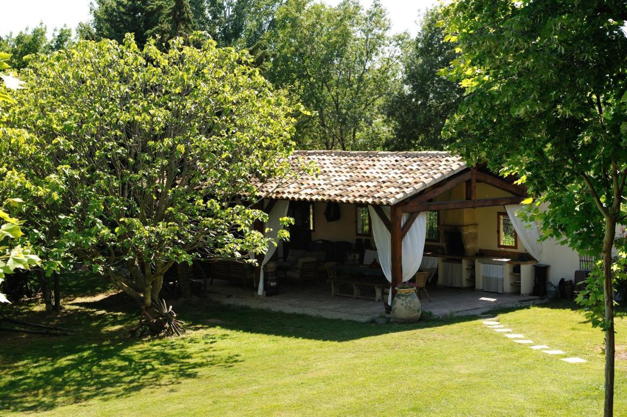 Chambres D'Hotes Domaine Des Machottes Grans Exteriér fotografie